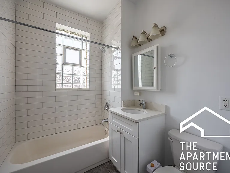 2822 N Troy St #2F — Photo 10