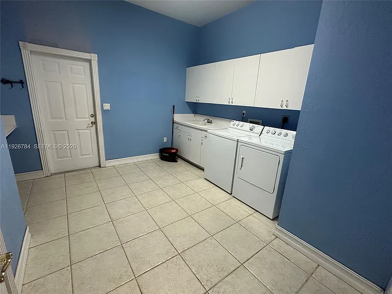 15335 SW 80th Ave — Photo 38