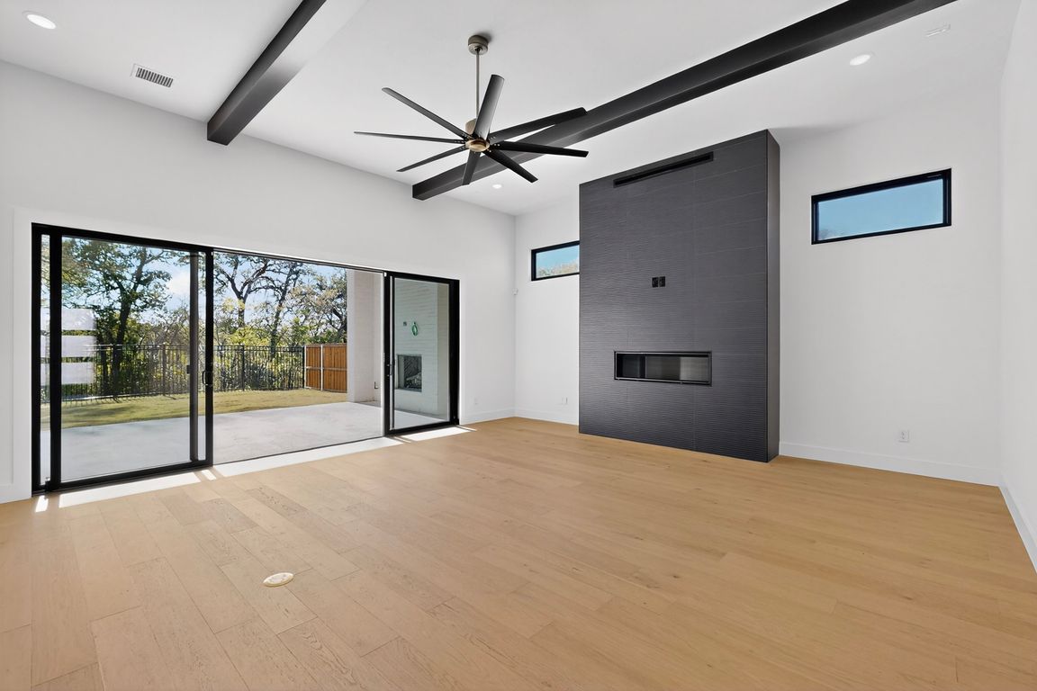 next background image