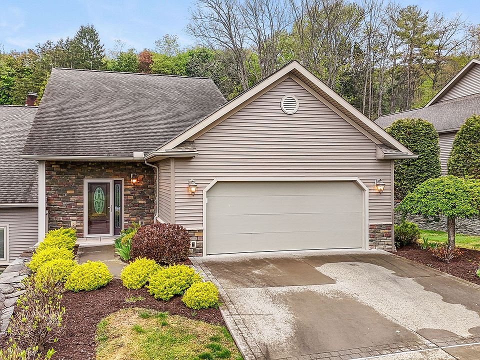2nd image of 4 Eagle Dr