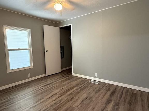 3rd image of 108 Carney St
