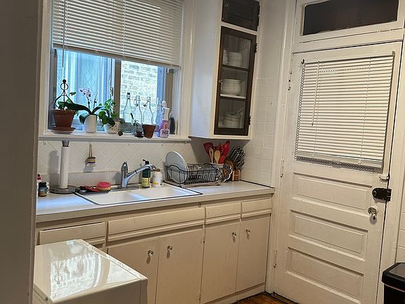 2nd image of 4449 N Wolcott Ave #2B