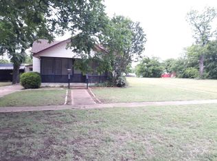 117 E Iowa St, Walters, OK 73572