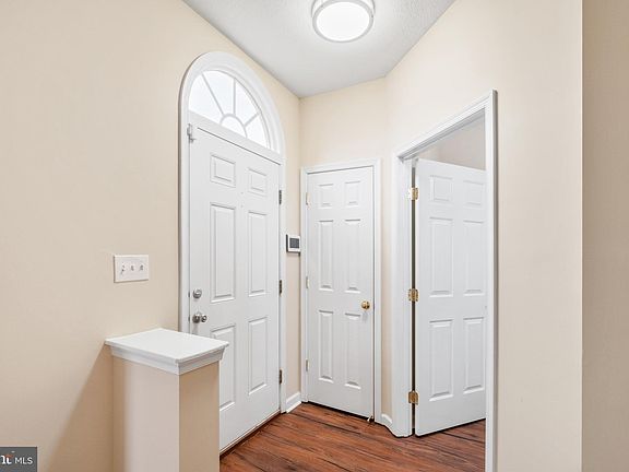 3rd image of 2839 Settlers View Dr