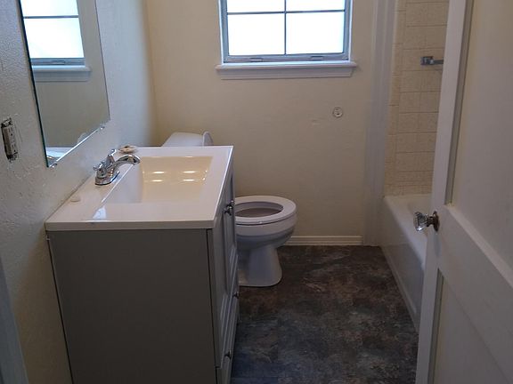 3rd image of 209 S Watkins Ave