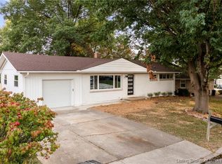 2 Oxford Dr, New Albany, IN 47150