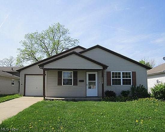 1st image of 1562 E 32nd St
