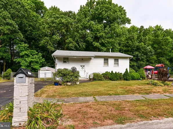 137 W Rutherford Dr, Newark, DE 19713