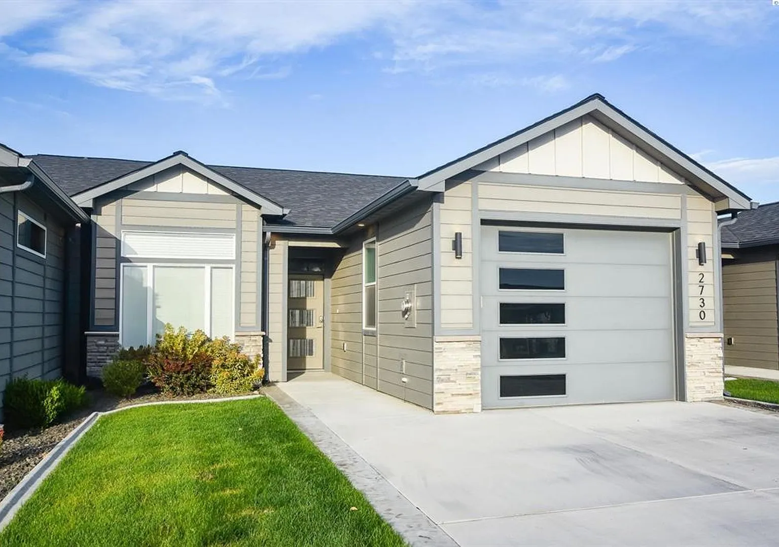 Low-Maintenance Living with Modern Comfort — Photo 1