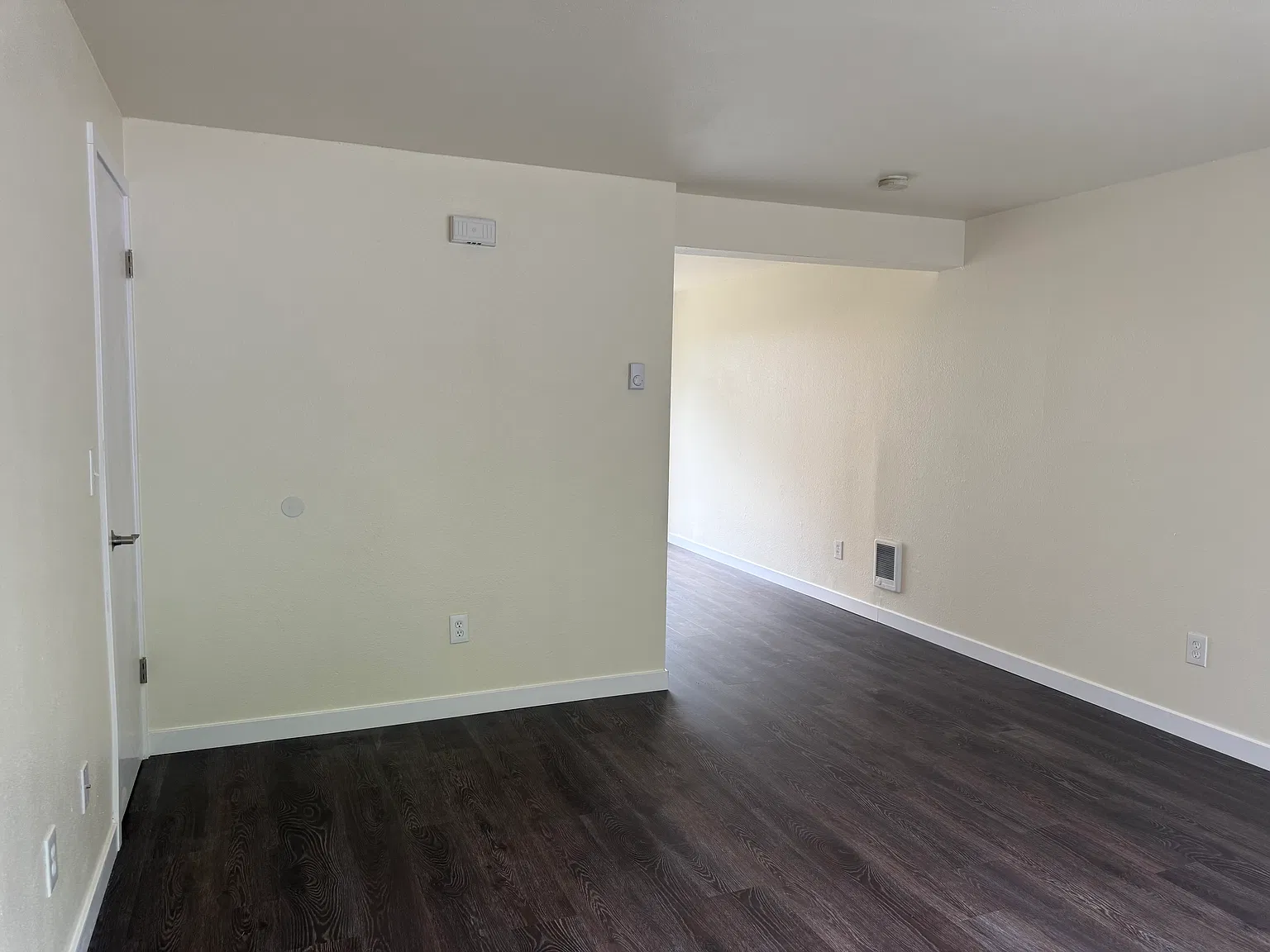 2 bed, 1.5 bath, 952 sqft, $1,550 — Photo 2