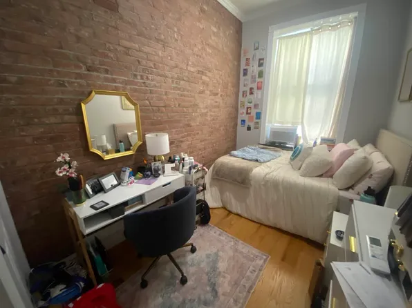 209 East 25th Street image 3 of 5