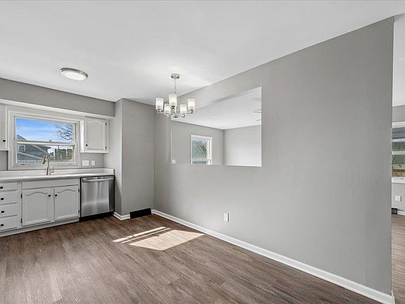 5th image of 203 Clark St