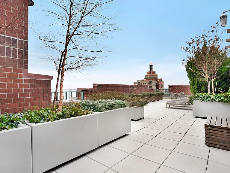 225 Rector Pl #3D — Photo 19