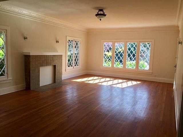 1st image of 729 N Manhattan Pl
