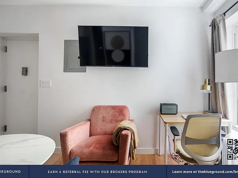 161 Prince St #7 — Photo 4