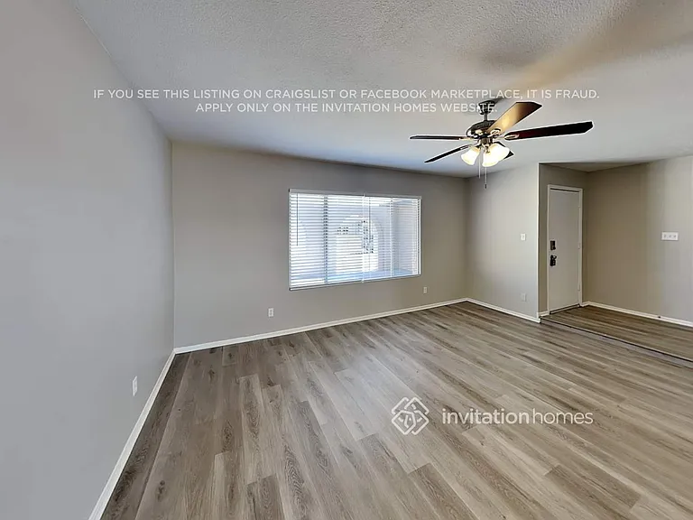 5720 N 48th Ln — Photo 3