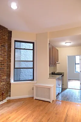 Rented by Flat Iron Real Estate | media 22