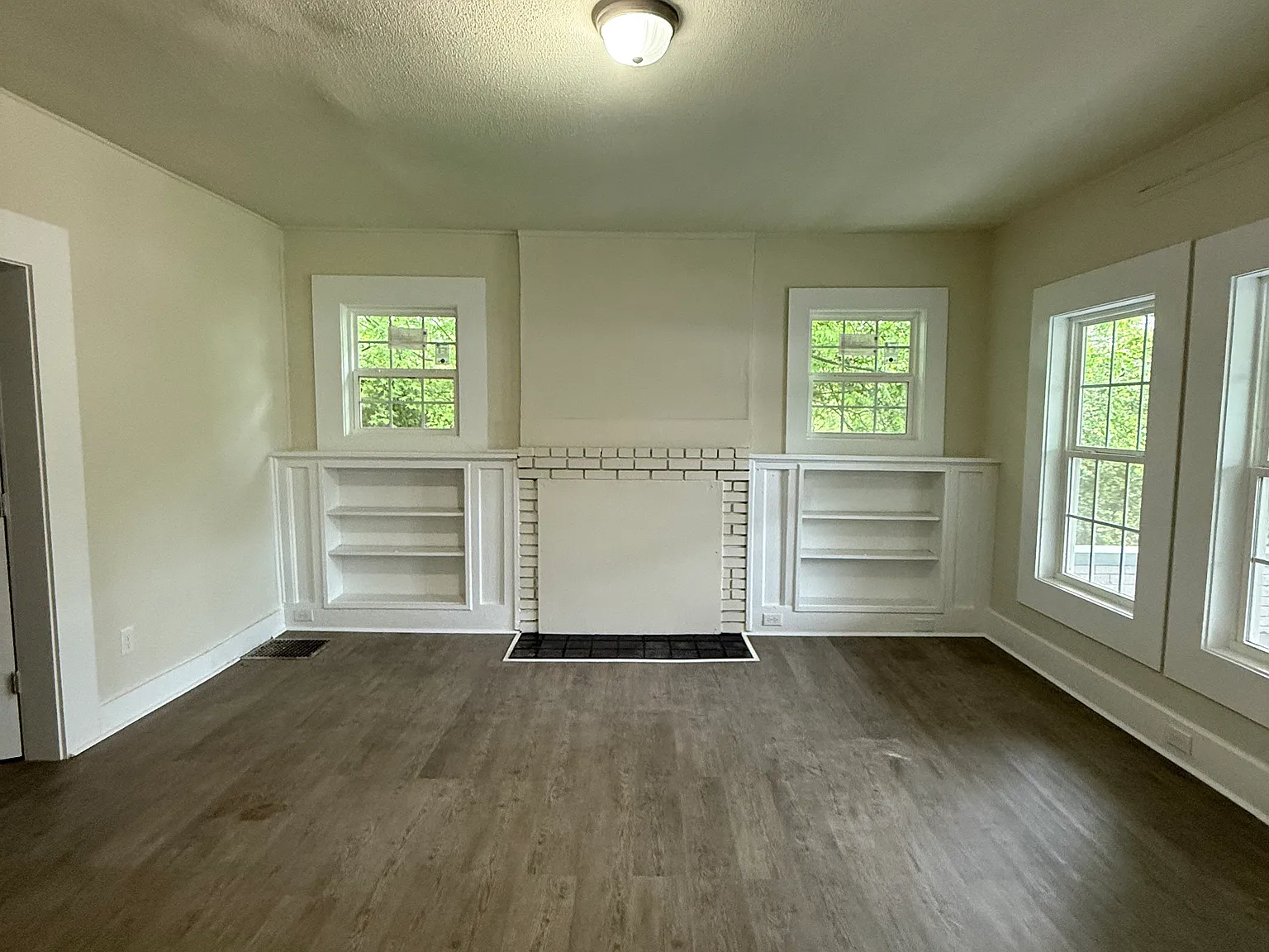 4 bed, 1440 sqft, $1,300 — Photo 2