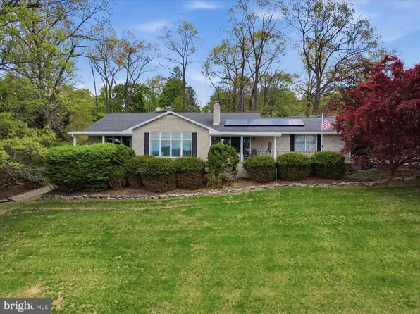 13741 Villa View Dr W, Waynesboro, PA 17268