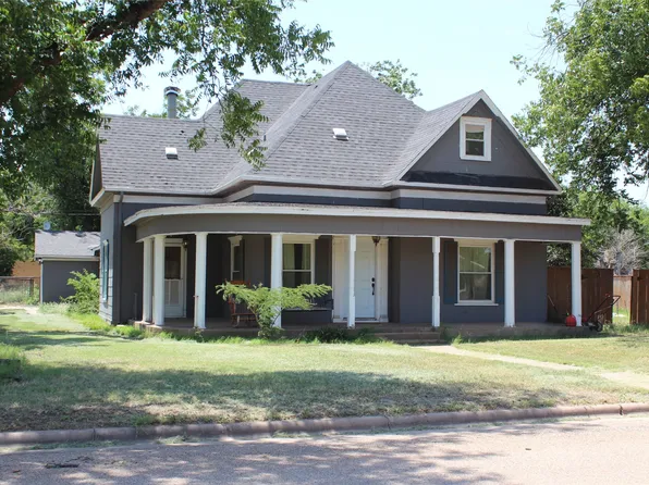 461 S 9th Ave, Munday, TX 76371
