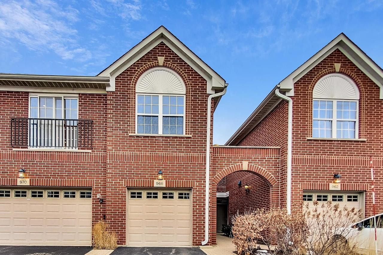 966 Kensington Dr #966, Northbrook, IL 60062 | Zillow