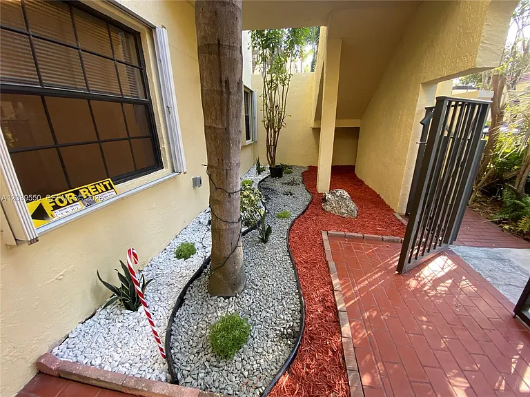 8807 SW 130th Pl #102 — Photo 4