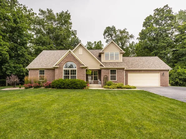 7308 Deerfield Dr, Greenfield, IN 46140