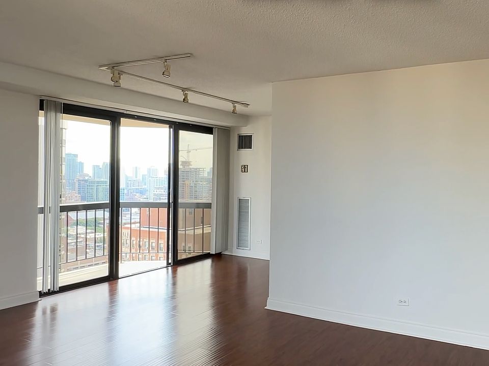 1st image of 1129 N Dearborn St #2706
