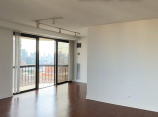 1129 N Dearborn St #2706, Chicago, IL 60610