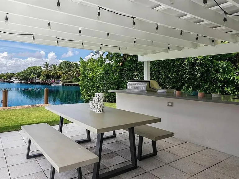 524 Oleander Dr — Photo 10