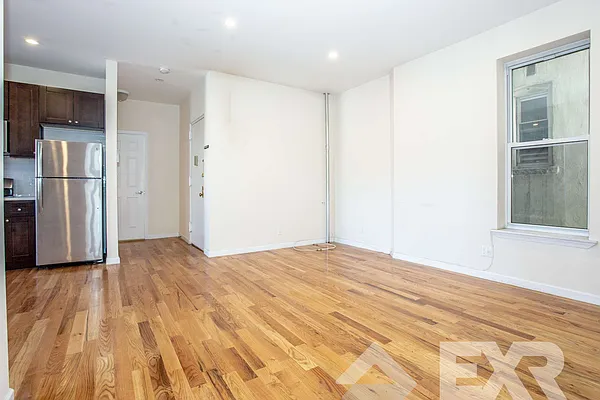 Rented by EXR | media 16