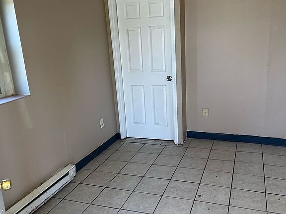 3rd image of 1000 Kemper St #7