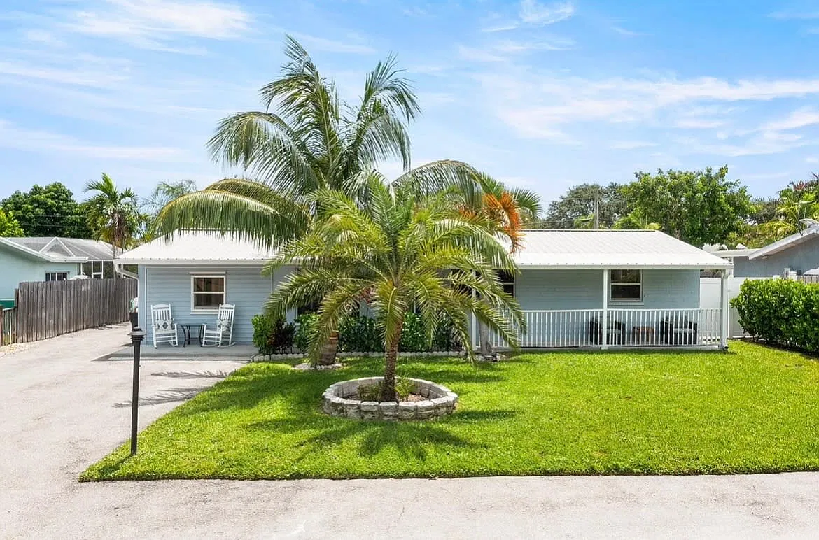 3 bed, $6,000 — Photo 1