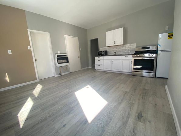 628 Greenfield Ave APT 2