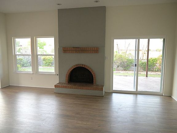 3rd image of 11708 Arroyo De Vis NE