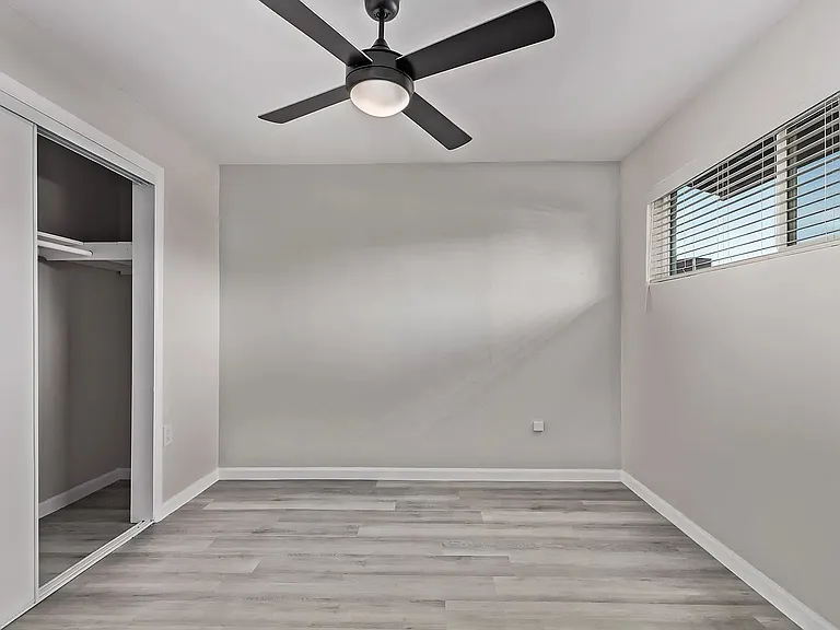 3405 E Pinchot Ave #4 — Photo 11