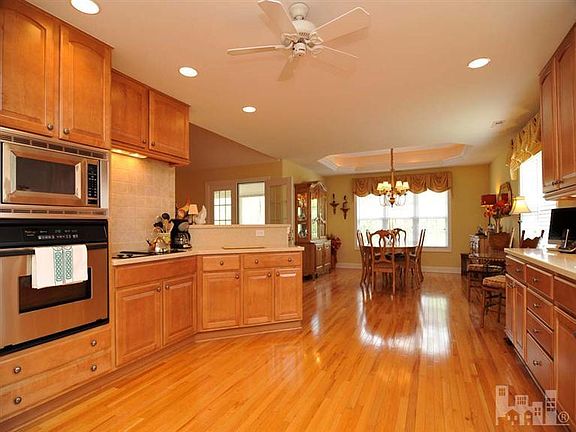5th image of 4427 Regent Dr