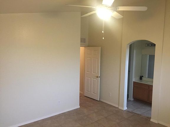 5th image of 2231 W Roosevelt Ave