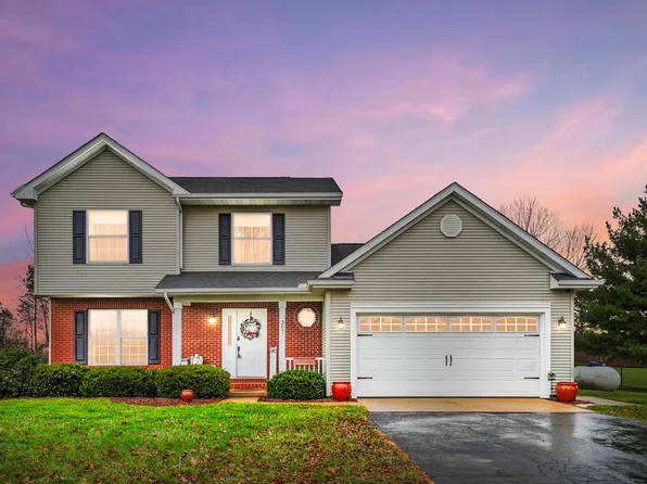 307 Hawthorne Dr, Wilmington, OH 45177