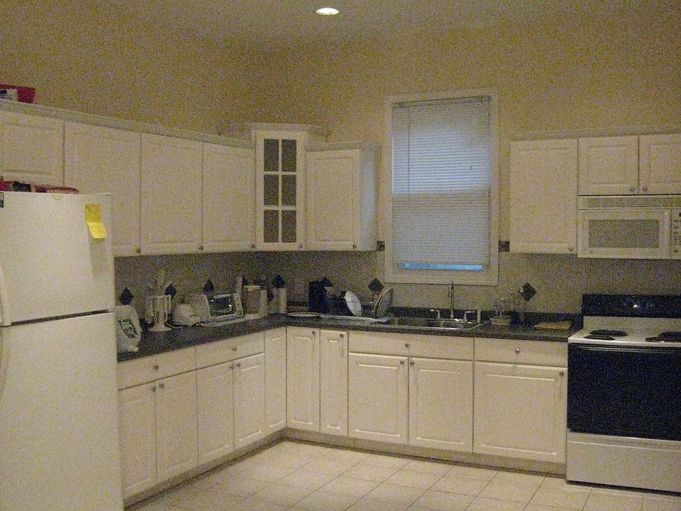 2nd image of 37 Fort Putnam St