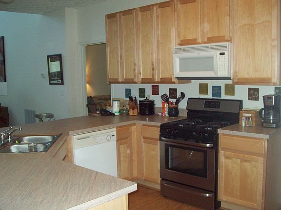 Nice kitchen with all appliances. Gas stove