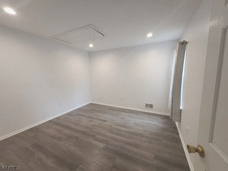1104 Oakcroft Ln — Photo 12