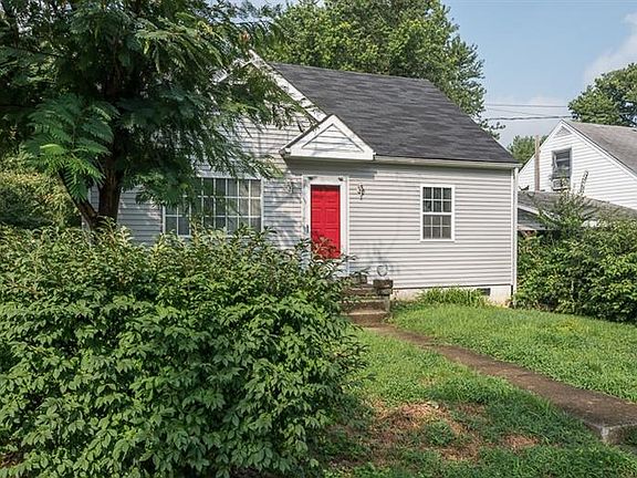 3rd image of 228 Elmwood Dr