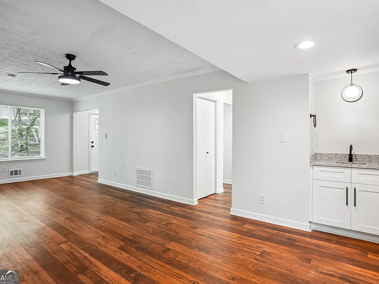 3688 Burnley Ct — Photo 6