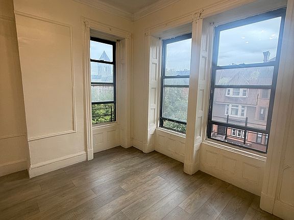 4th image of 1177 Dean St #4