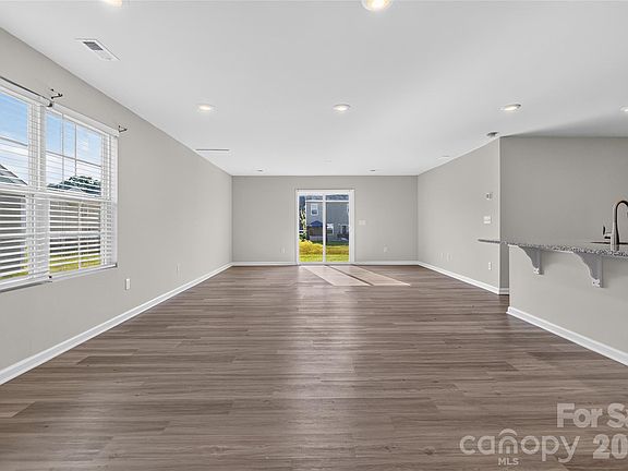 4th image of 1503 Forkhorn Dr