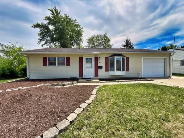 401 Holly Dr, Streamwood, IL 60107