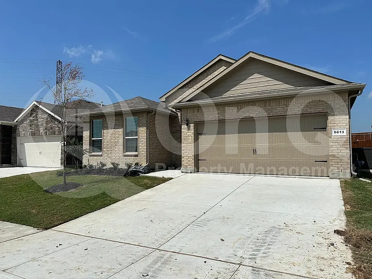 8613 Wildwest Dr — Photo 2