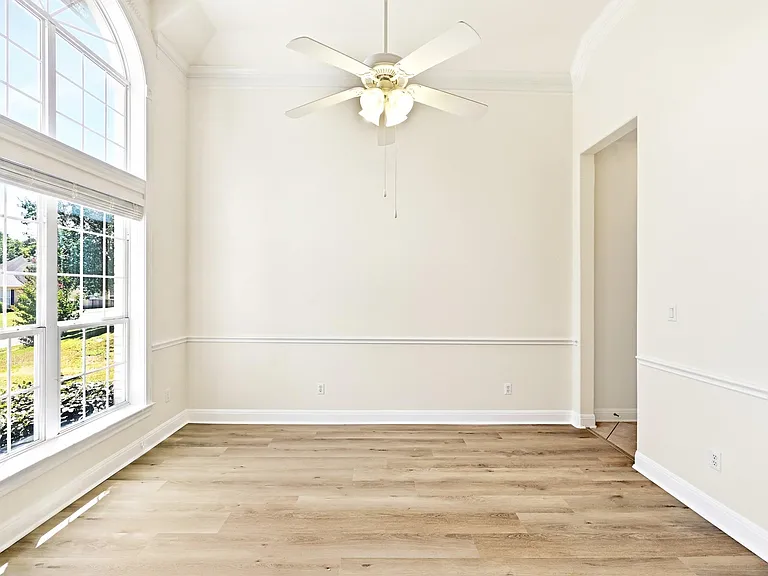 201 Varco Dr — Photo 12