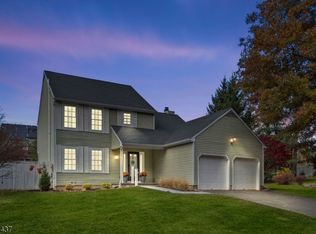 108 Arapaho Trl, Branchburg, NJ 08876